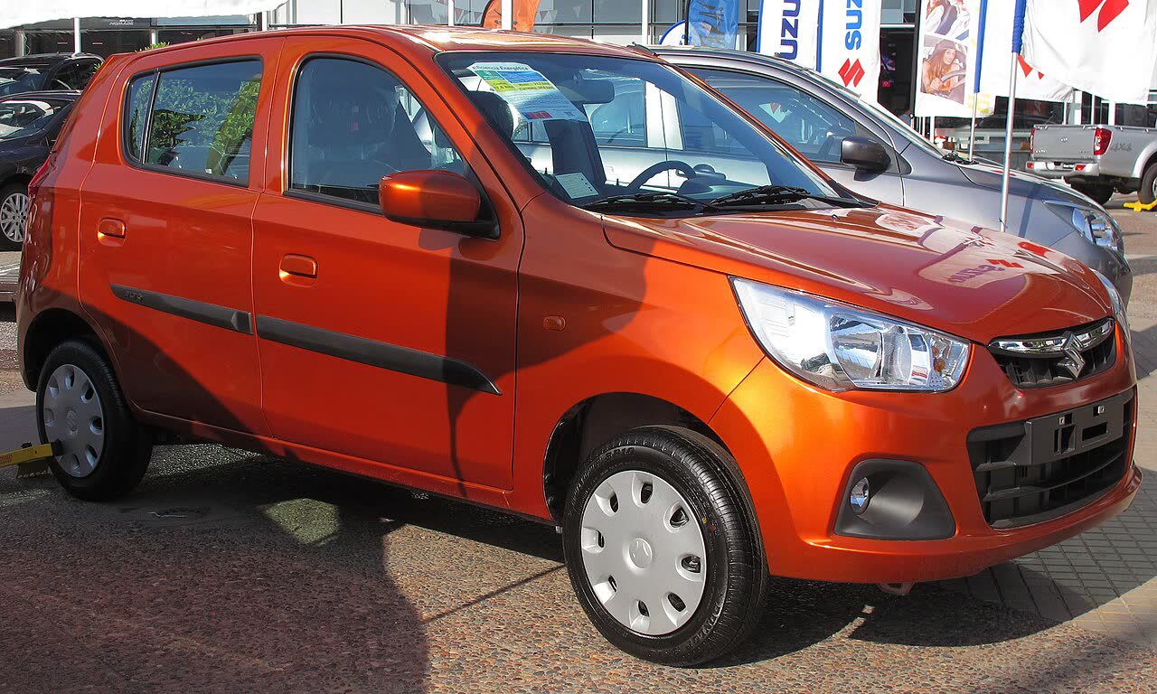 2016 Suzuki Alto K10 GLX second generation (AOD310), front three-quarter