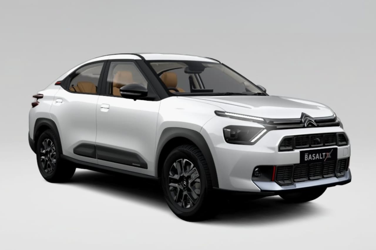 Current India-spec Citroën Basalt, Polar White dual-tone, front three-quarter studio