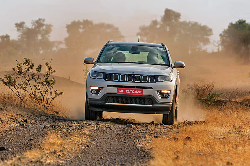 Original India-spec Jeep Compass (2017 pre-facelift) MP/552, silver dual-tone, press front three-quarter