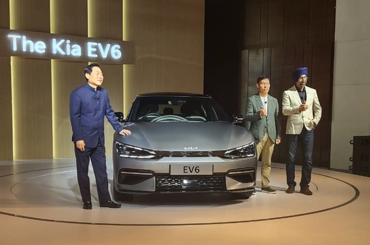 Current India-spec Kia EV6 GT-Line, OEM press front three-quarter