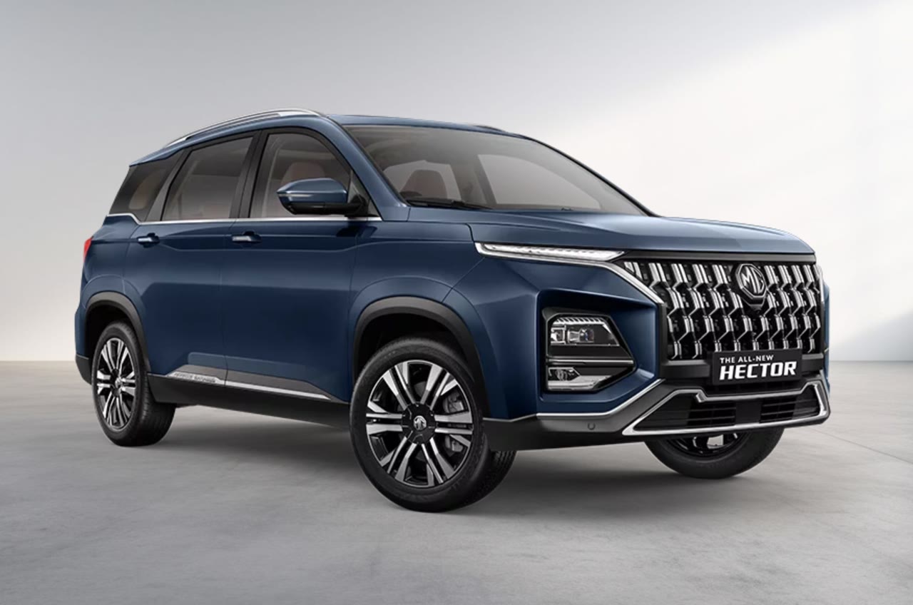 Current India-spec MG Hector facelift in Celadon Blue, front three-quarter studio