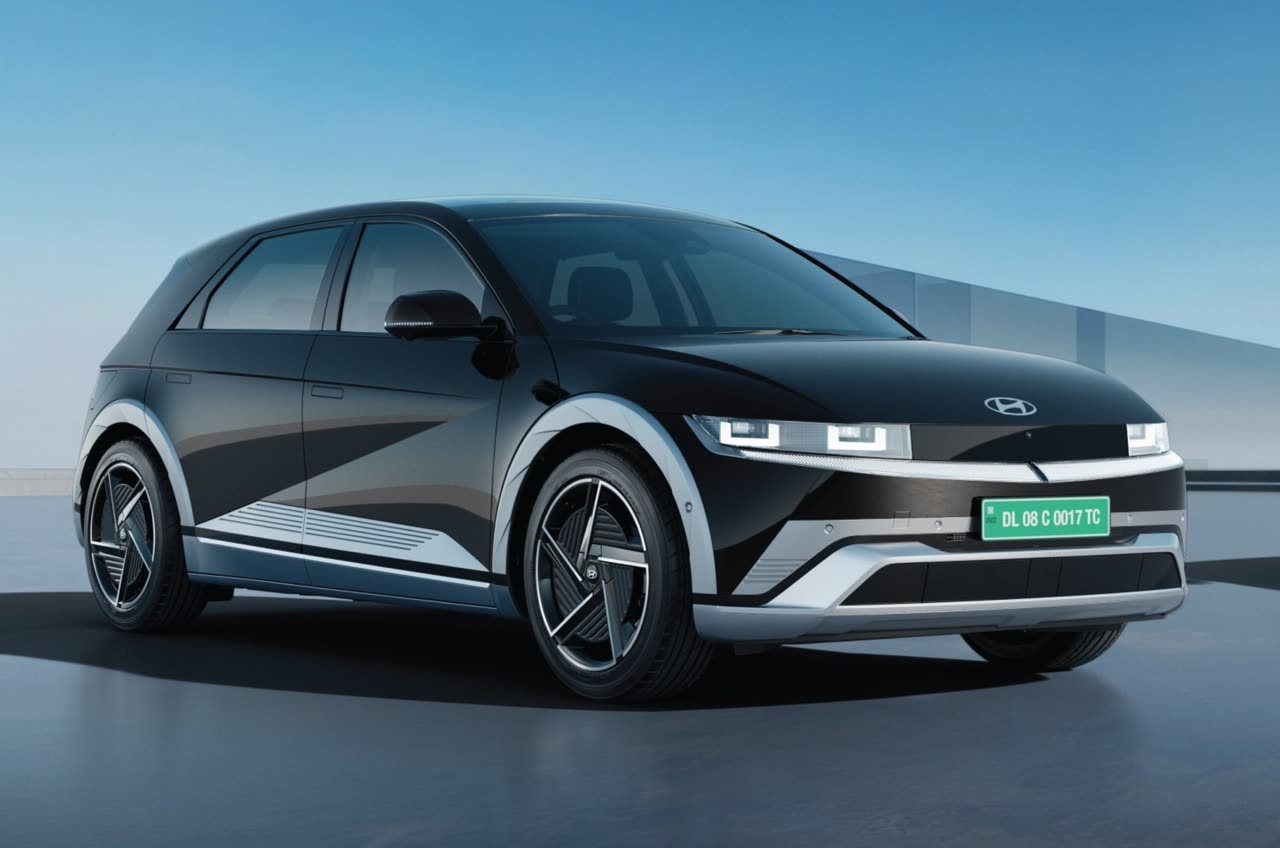 2026 Hyundai IONIQ 5 facelift, Midnight Black Pearl, India-spec front three-quarter studio