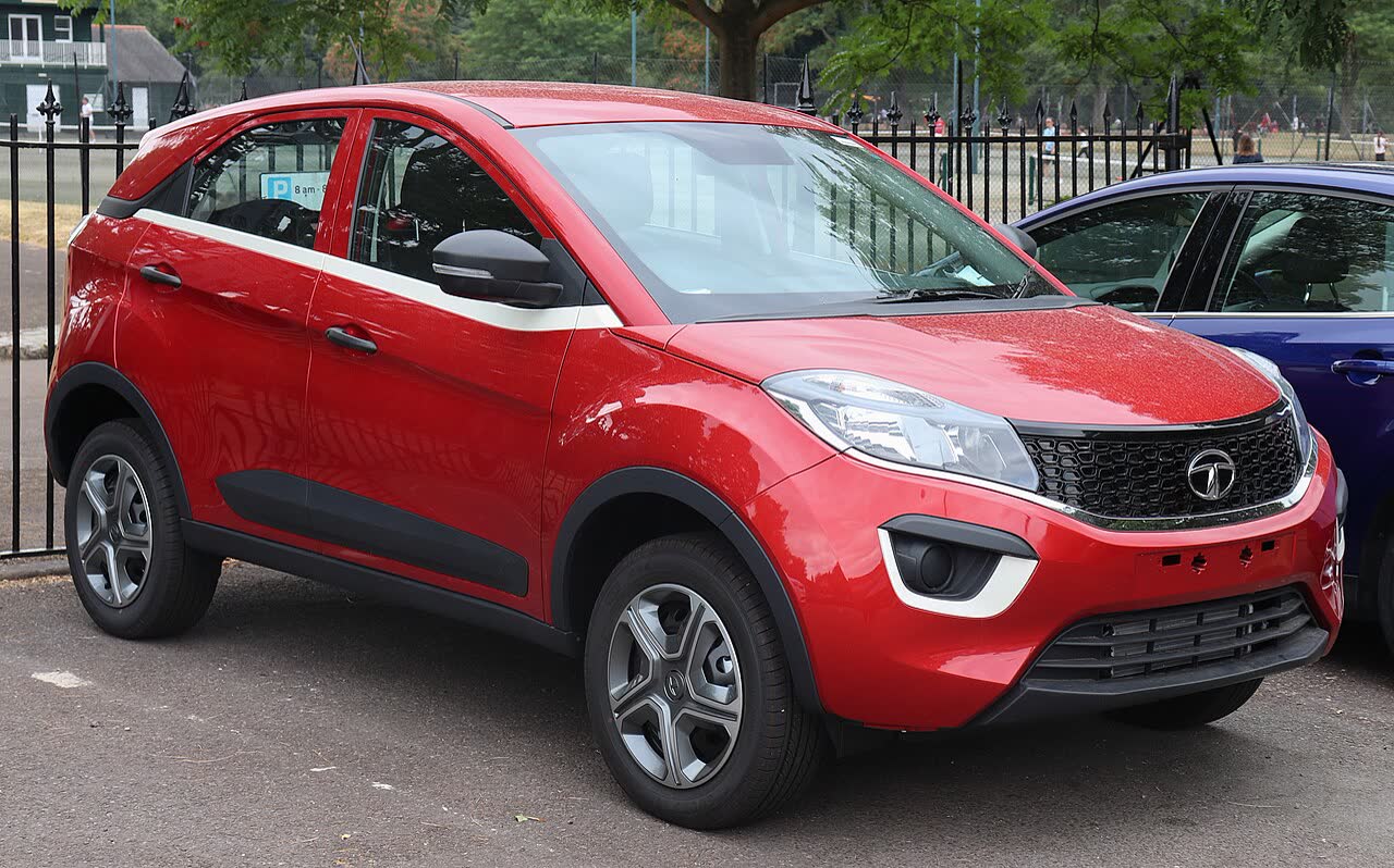2018 Tata Nexon XM first generation, front three-quarter