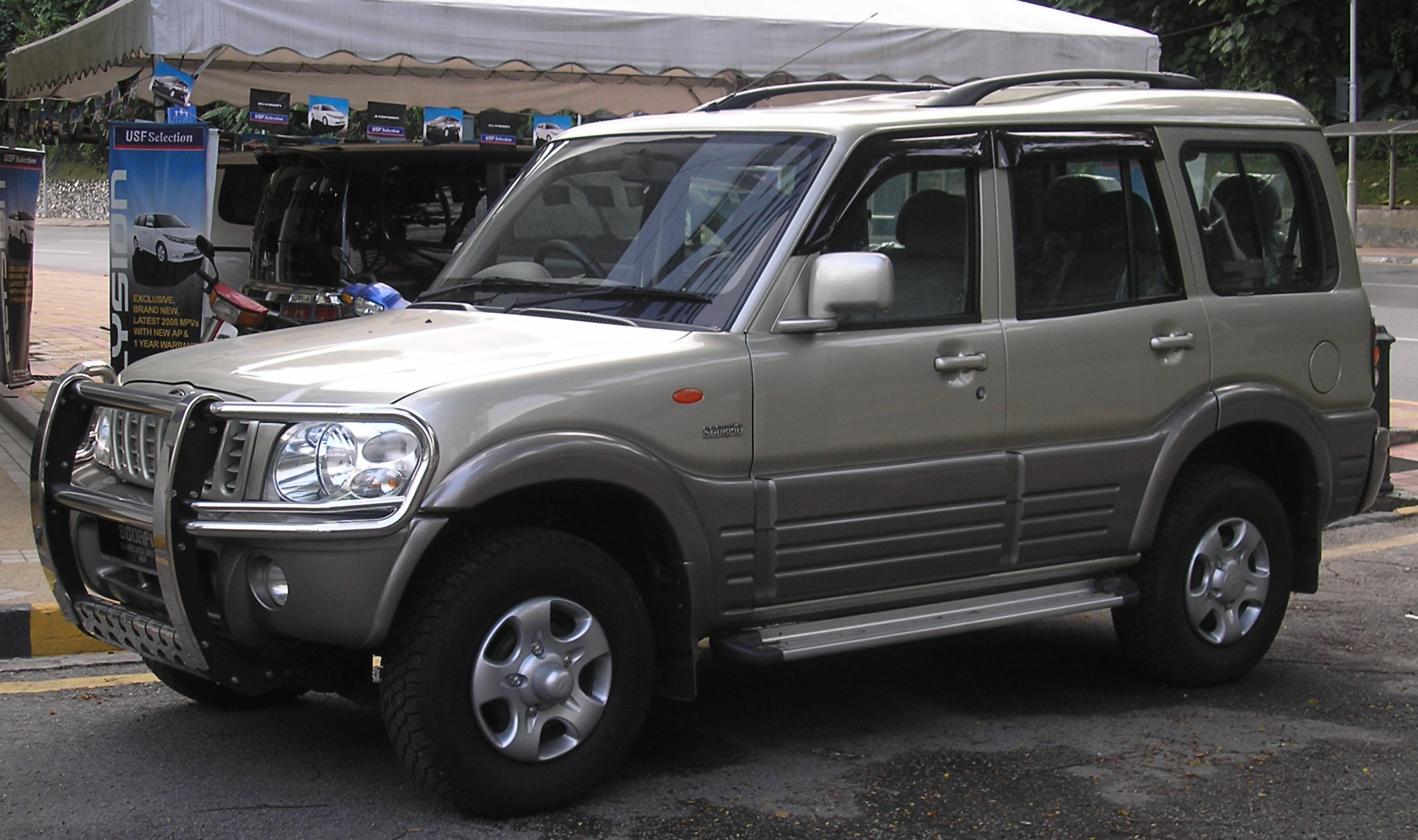 First-generation Mahindra Scorpio, front three-quarter, Kuala Lumpur (2002–2006 pre-facelift)