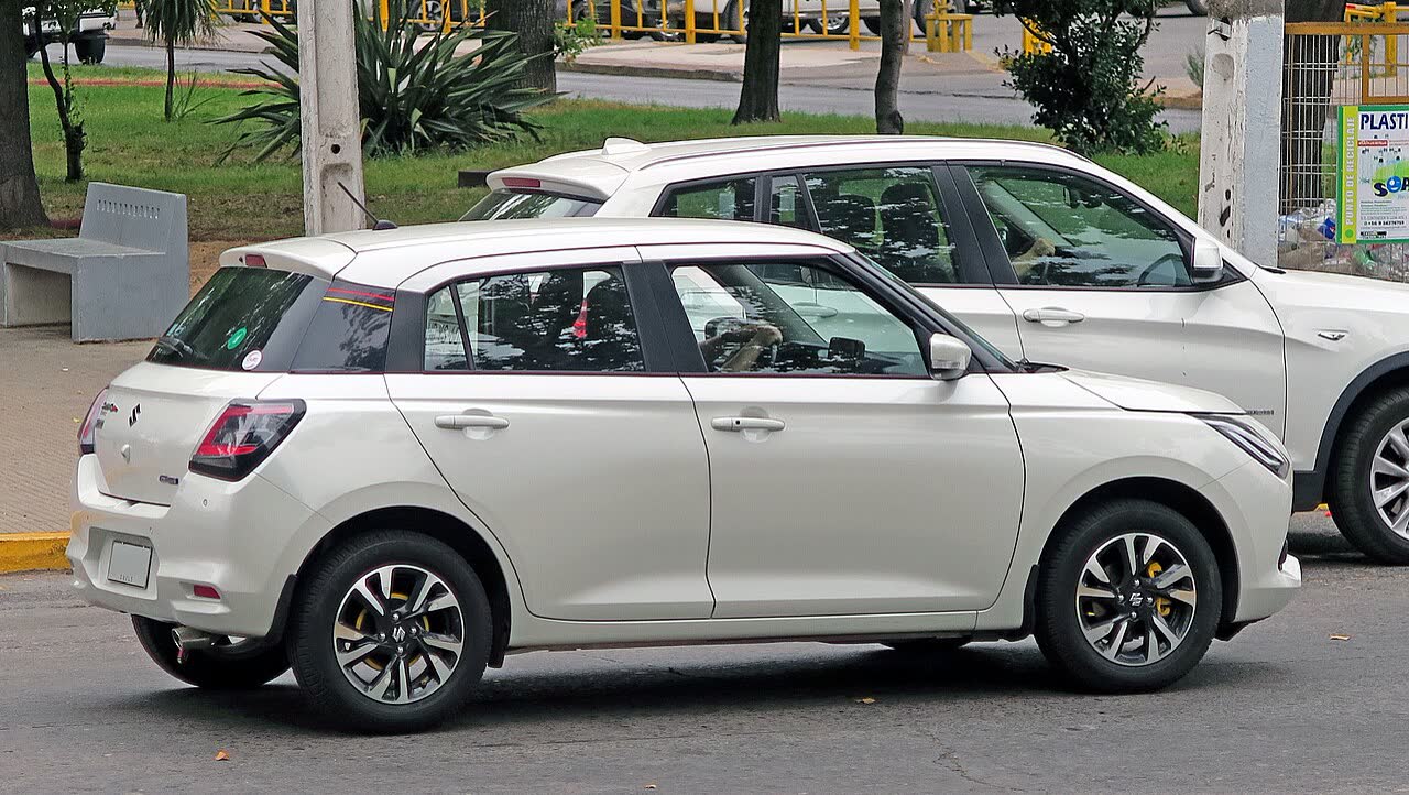 2025 Suzuki Swift 1.2 GLX fourth generation, front three-quarter