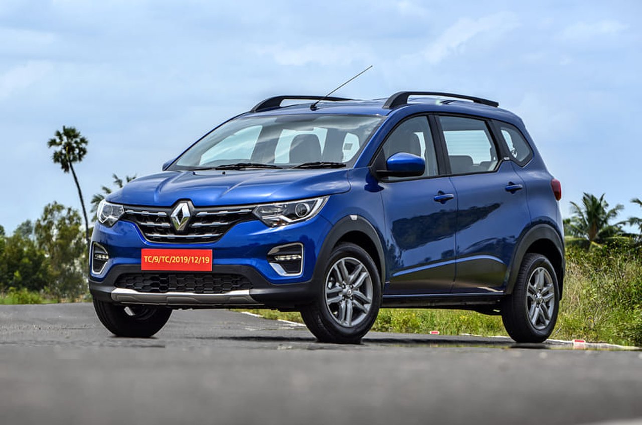 Original India-spec Renault Triber (2019–2025 pre-facelift), Electric Blue, front three-quarter press shot