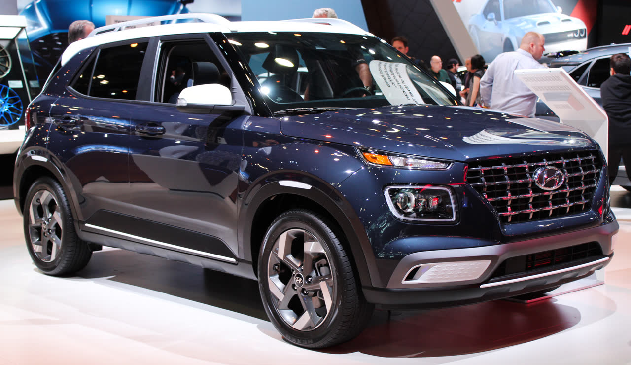 2019 Hyundai Venue first generation at the New York International Auto Show (global QX; India QXi is 45 mm shorter at the rear), front three-quarter