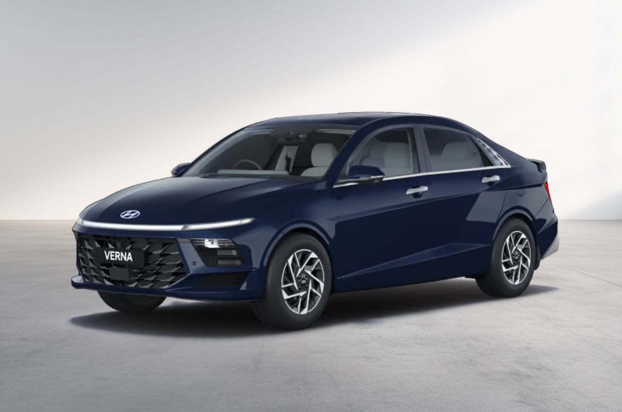 Current India-spec Hyundai Verna facelift, Classy Blue, front three-quarter studio