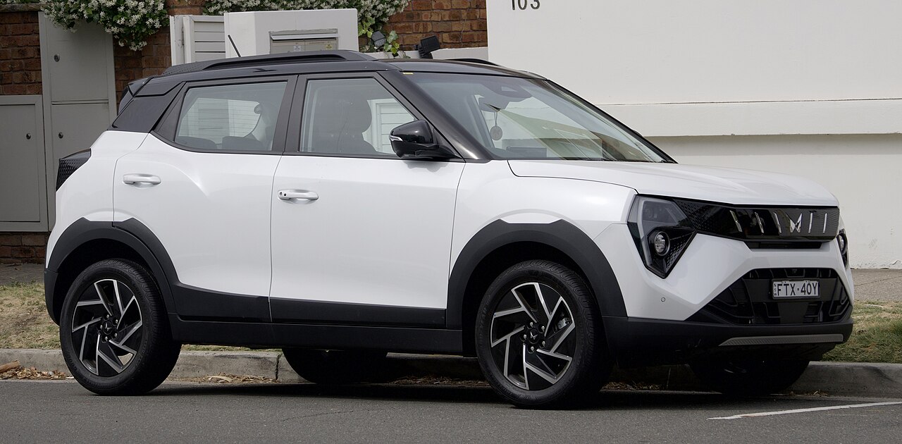 2025 Mahindra XUV 3XO AX7L first-generation facelift, front three-quarter (Bondi, NSW)